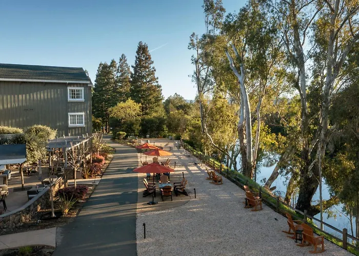 Kid friendly hotel River Terrace Inn